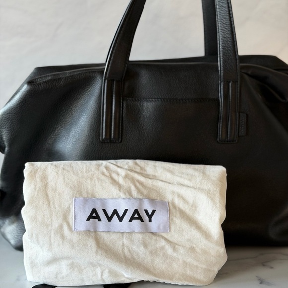 Away Black Leather The Everywhere Bag - Picture 7 of 7
